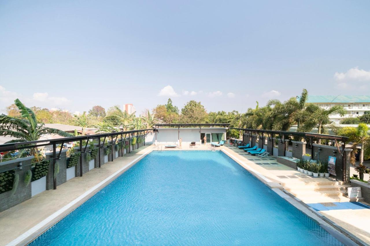 Oyo 829 Royal Thai Residence Джомтиен Бийч Екстериор снимка