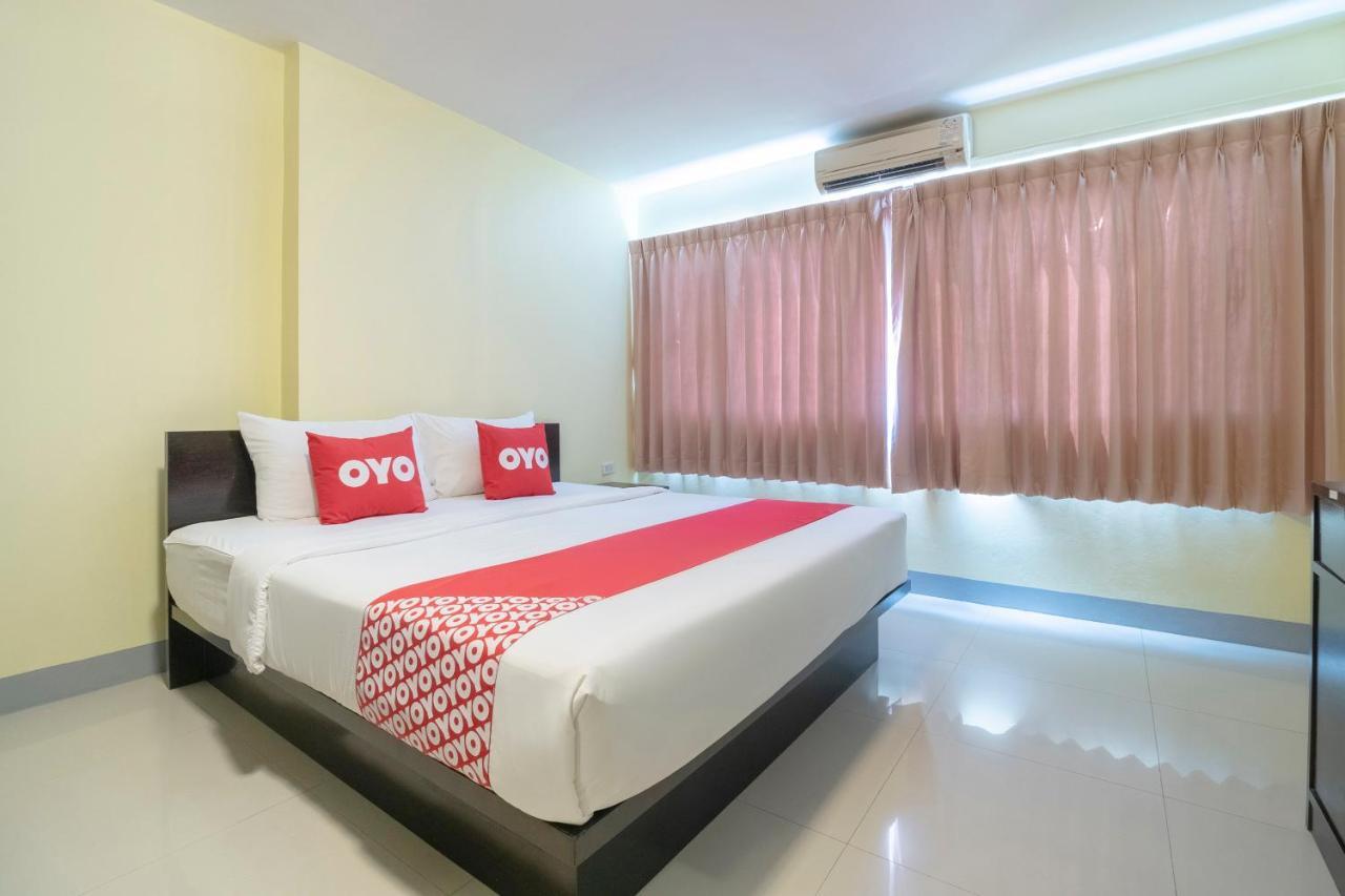 Oyo 829 Royal Thai Residence Джомтиен Бийч Екстериор снимка
