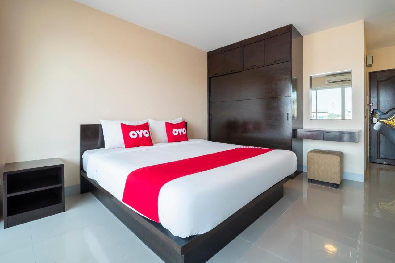 Oyo 829 Royal Thai Residence Джомтиен Бийч Екстериор снимка