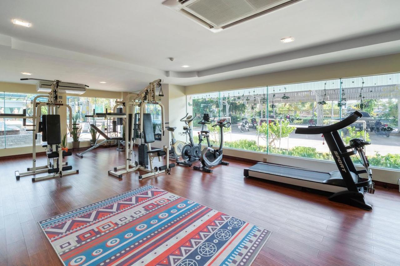 Oyo 829 Royal Thai Residence Джомтиен Бийч Екстериор снимка