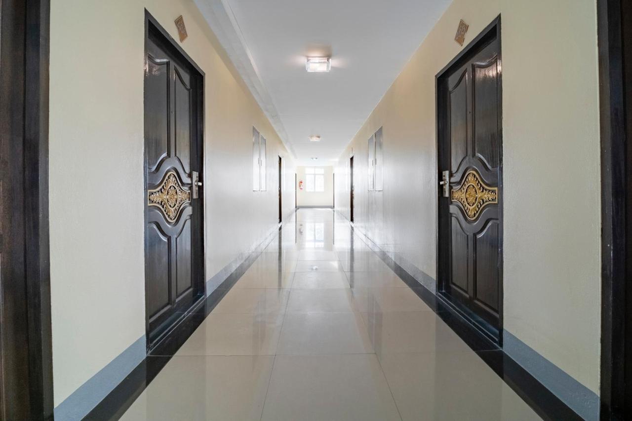 Oyo 829 Royal Thai Residence Джомтиен Бийч Екстериор снимка